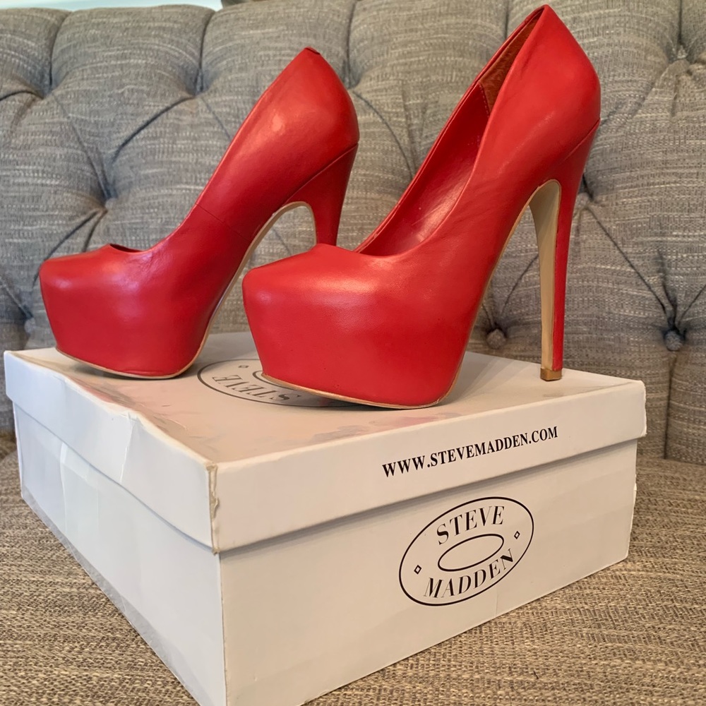 Red leather Steve Madden Dejavu heels